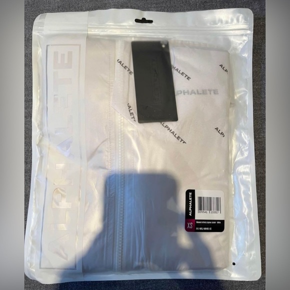 Alphalete Infinity Explorer Jacket in White (xs) - Picture 4 of 4